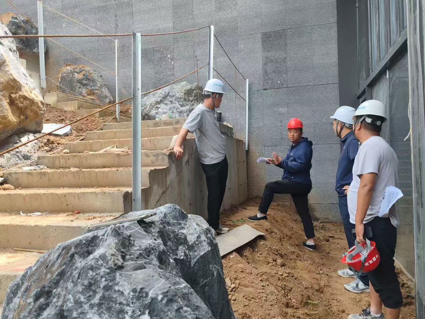 2026-7-24日建发济南云湖之城体验区现场施工配合 2026-7-24日建发济南云湖之城体验区现场施工配合